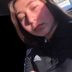 Meet your Posher, Catherine